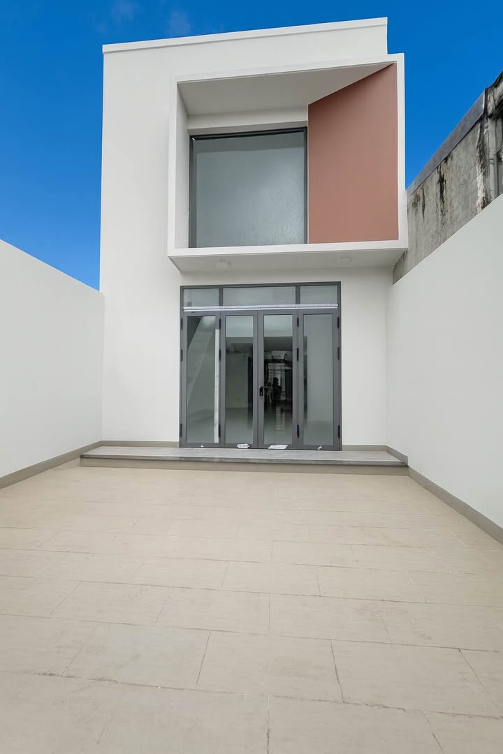 Nhà mới 100% tại Tân An, Buôn Ma Thuột - 100m² giá 1.998 tỷ - Thiết kế hiện đại và tiện nghi!