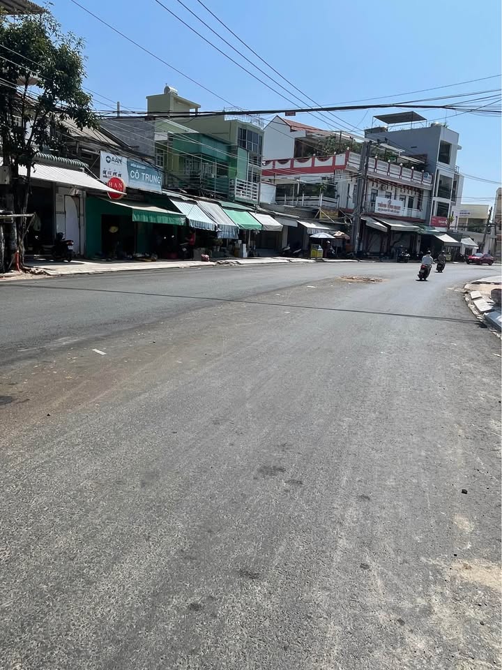 Nhà cấp 4 mặt tiền đường nhựa Thanh Hải 80m² giá chỉ 2 tỷ - Cơ hội không thể bỏ lỡ!