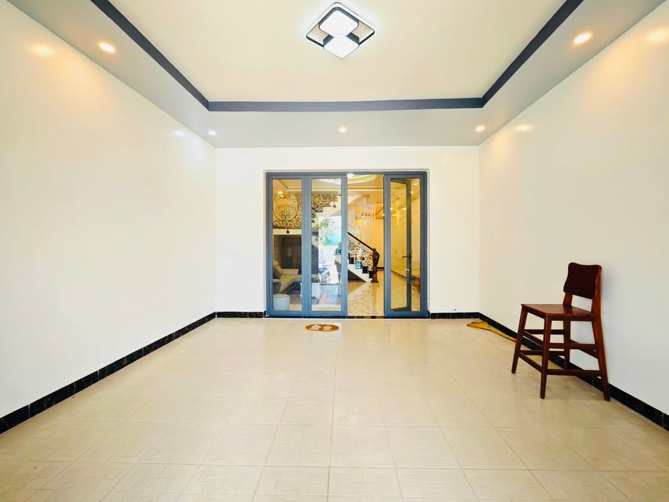 Nhà phố An Bình Rạch Giá 118m² giá 2.55 tỷ - Đối diện công viên mát mẻ!