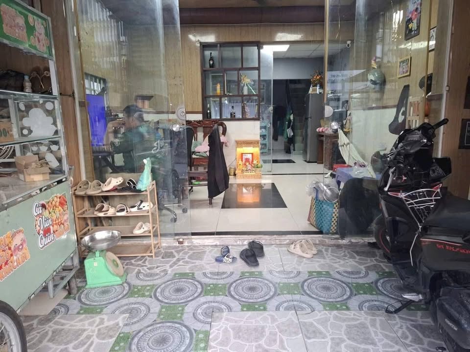 Cho thuê nhà mặt tiền đường Tân Thới Hiệp 20, quận 12 - Diện tích 67m² chỉ 7.5 triệu/tháng!