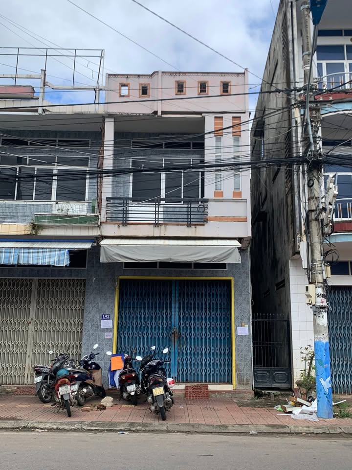 Nhà nguyên căn cho thuê tại 142 Ngô Gia Tự, An Nhơn - Giá thỏa thuận hấp dẫn!