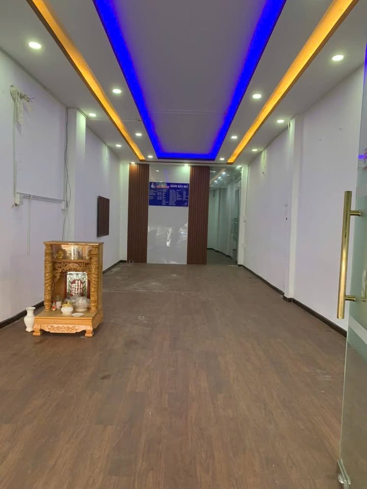 Nhà mặt tiền đường Lê Hồng Phong, Quy Nhơn 100m² giá 15 triệu - Vị trí kinh doanh lý tưởng!