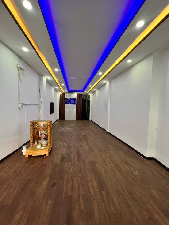 Cho thuê nhà mặt tiền đường Lê Hồng Phong, Quy Nhơn 90m² chỉ 15 triệu/tháng - Vị trí đắc địa cho kinh doanh!