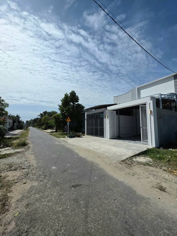 Nhà riêng Giang Tân Hòa Thành 108m² giá 1.15 tỷ - Hướng Đông thoáng mát!