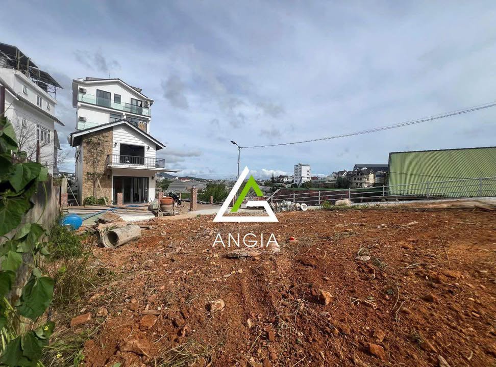 Đất Phù Đổng Thiên Vương Đà Lạt 200m² giá 9.4 tỷ - Đầu tư sinh lời dễ dàng!