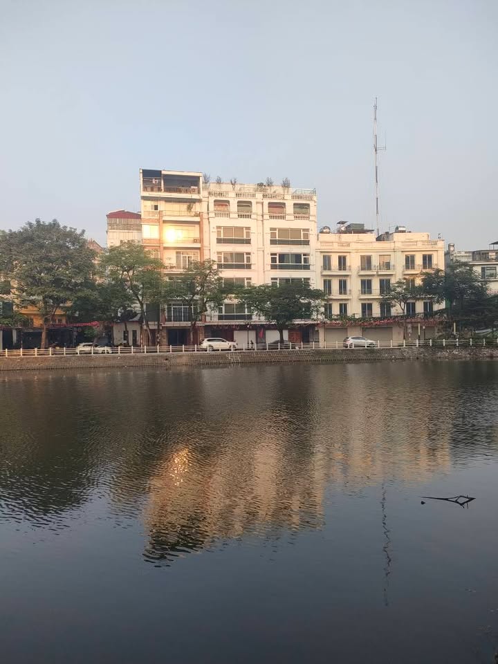 FrontHouse Trúc Bạch Ba Đình 105m² giá 82 tỷ - Kinh doanh sầm uất, view hồ tuyệt đẹp!