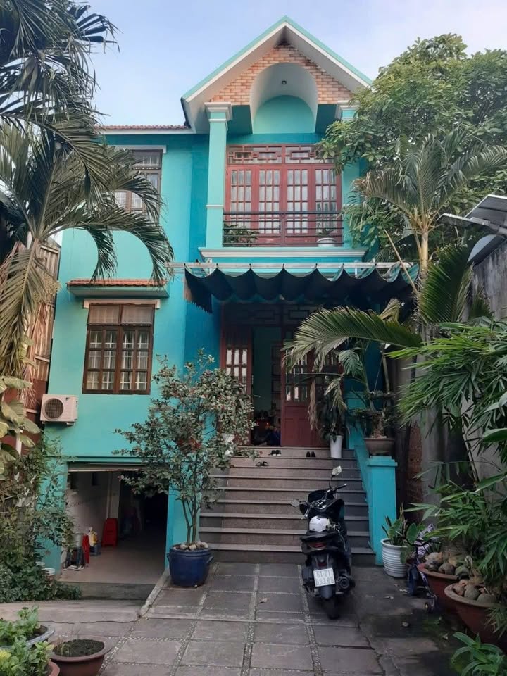 Nhà mặt tiền kinh doanh Đông Hòa Dĩ An 300m² giá 14 tỷ - Cơ hội đầu tư hấp dẫn!