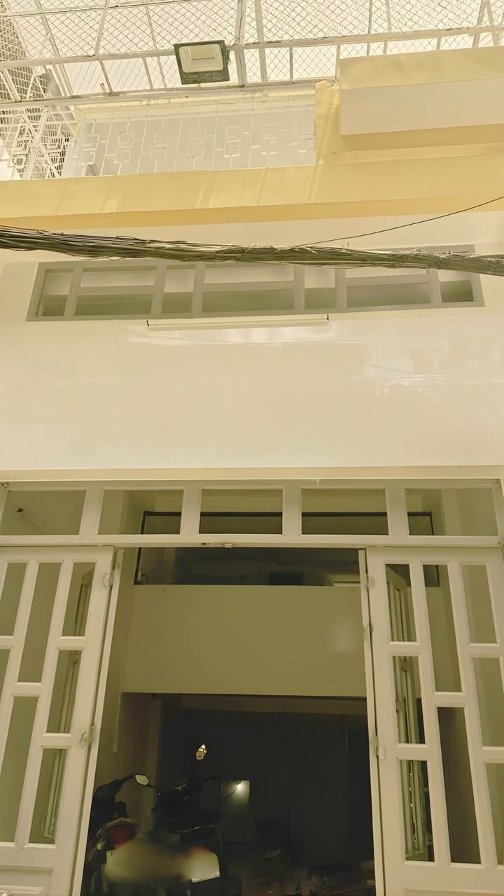 Nhà hẻm xe hơi 6m Cách Mạng Tháng 8, Quận 10 - 64m², 4 tầng, chỉ 9.9 tỷ!