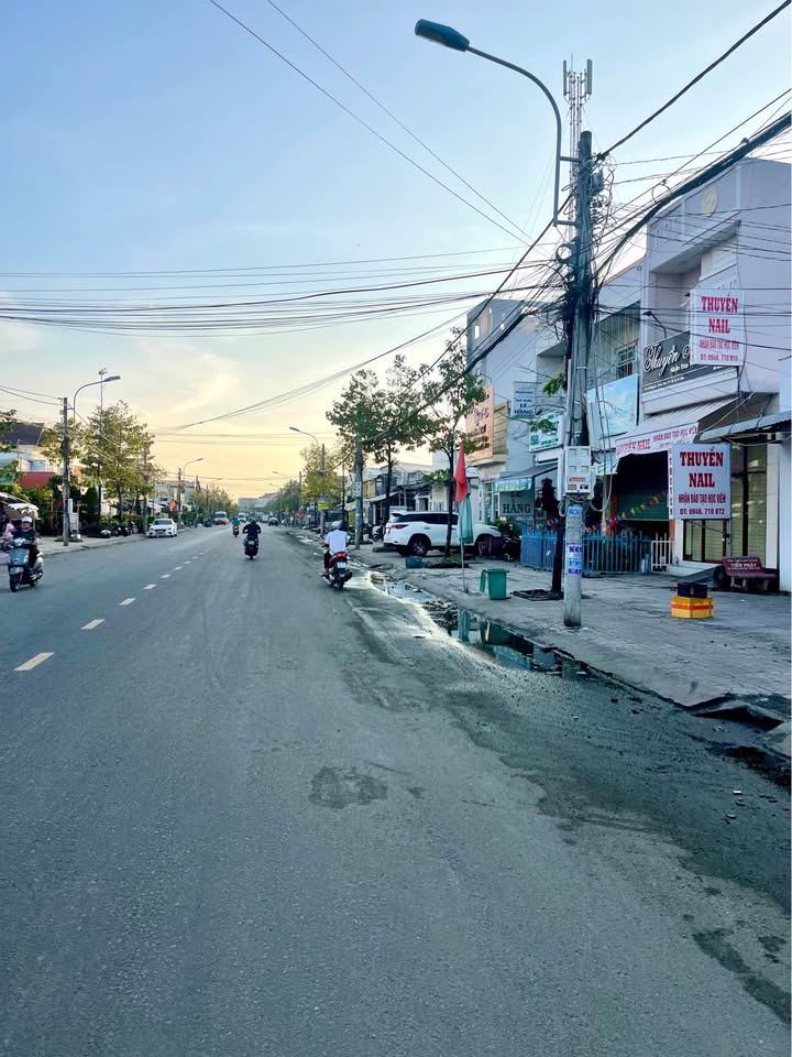 Phòng trọ mặt tiền Kênh Tỉnh Đội, Cà Mau 3,5 triệu - Kinh doanh thuận lợi!