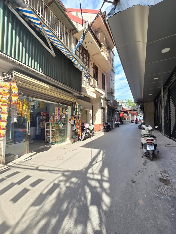 Nhà mặt phố Hoàng Hoa Thám, Ba Đình 47m² giá 10 tỷ - Kinh doanh sầm uất!