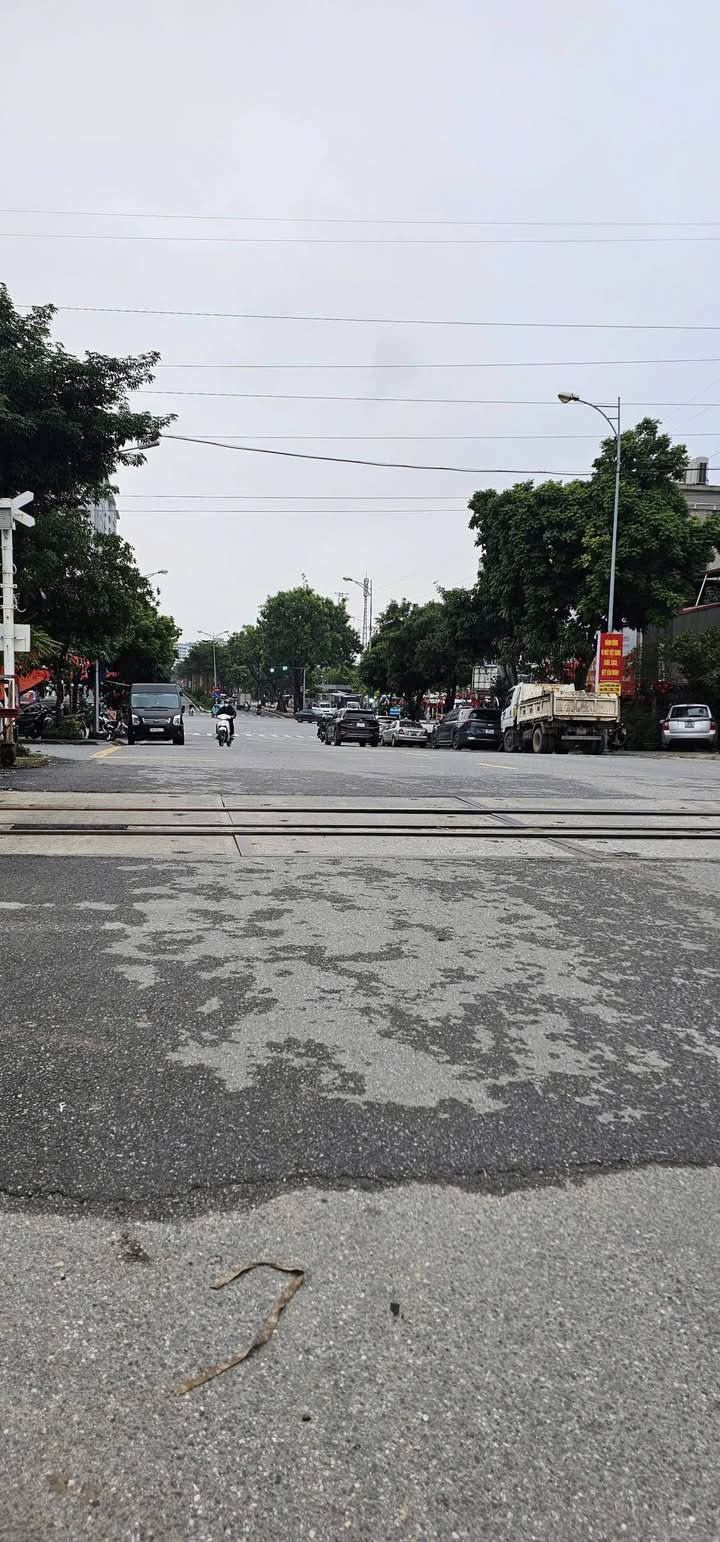 Mặt phố kinh doanh Đặng Vũ Hỷ 96m² giá 9.6 tỷ - Sổ đỏ chính chủ, cơ hội vàng cho nhà đầu tư!