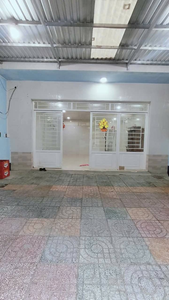 Nhà cho thuê mặt tiền Trạch Trà Ôn, Bình Đức, Long Xuyên - Giá 4 triệu/tháng