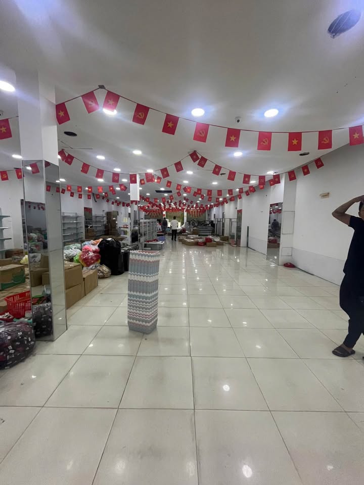 Mặt tiền đường 3/2 Cần Thơ 288m² giá 48 triệu - Vị trí đẹp thuận lợi kinh doanh!