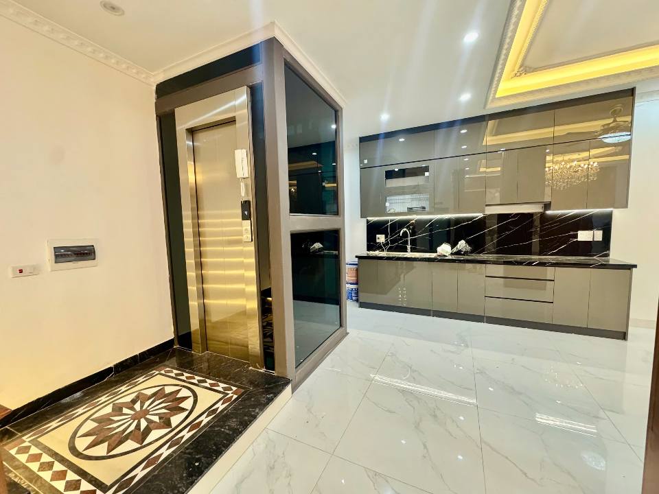 Nhà phố Minh Khai 58m² giá 14 tỷ - Thiết kế hiện đại, tiện ích bạt ngàn!