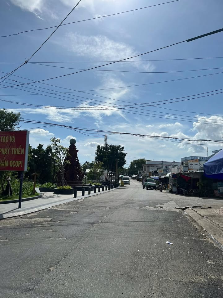 Dãy trọ và nhà riêng tại Hàm Ninh, Phú Quốc 286m² giá 3.9 tỷ - Cơ hội đầu tư hấp dẫn!