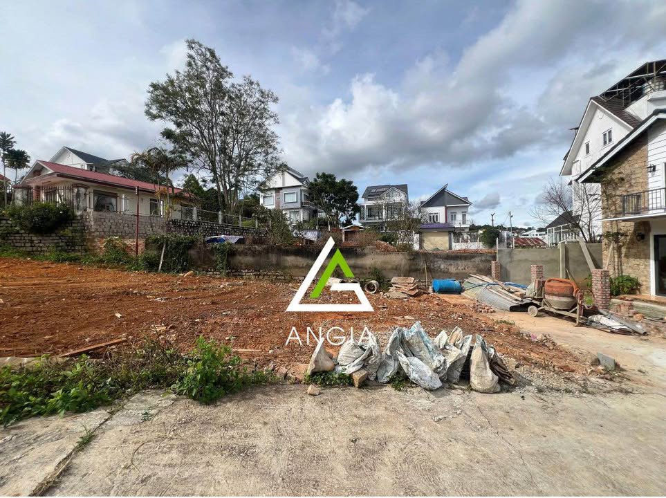 Đất xây dựng đường Phù Đổng Thiên Vương, Đà Lạt 200m² giá 9.4 tỷ - Đầu tư sinh lời ngay!