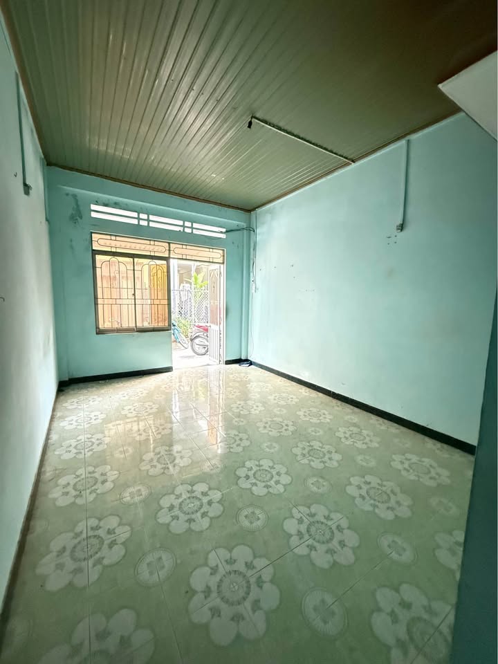 Nhà cấp 4 hẻm 70/24 Hàn Mặc Tử, Quy Nhơn 52m² giá 1.8 tỷ - Tiện nghi đầy đủ!