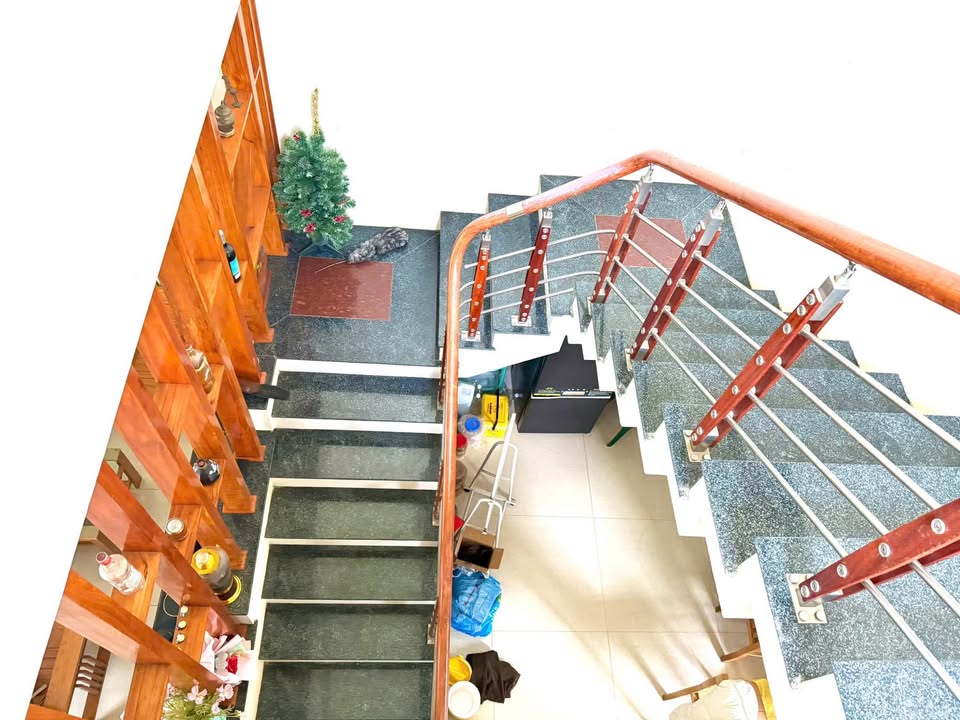 Nhà 2 tầng mặt đường Lê Đại Hành, An Tường 70m² giá 4.1 tỷ - Sổ đỏ chính chủ, nội thất đầy đủ!