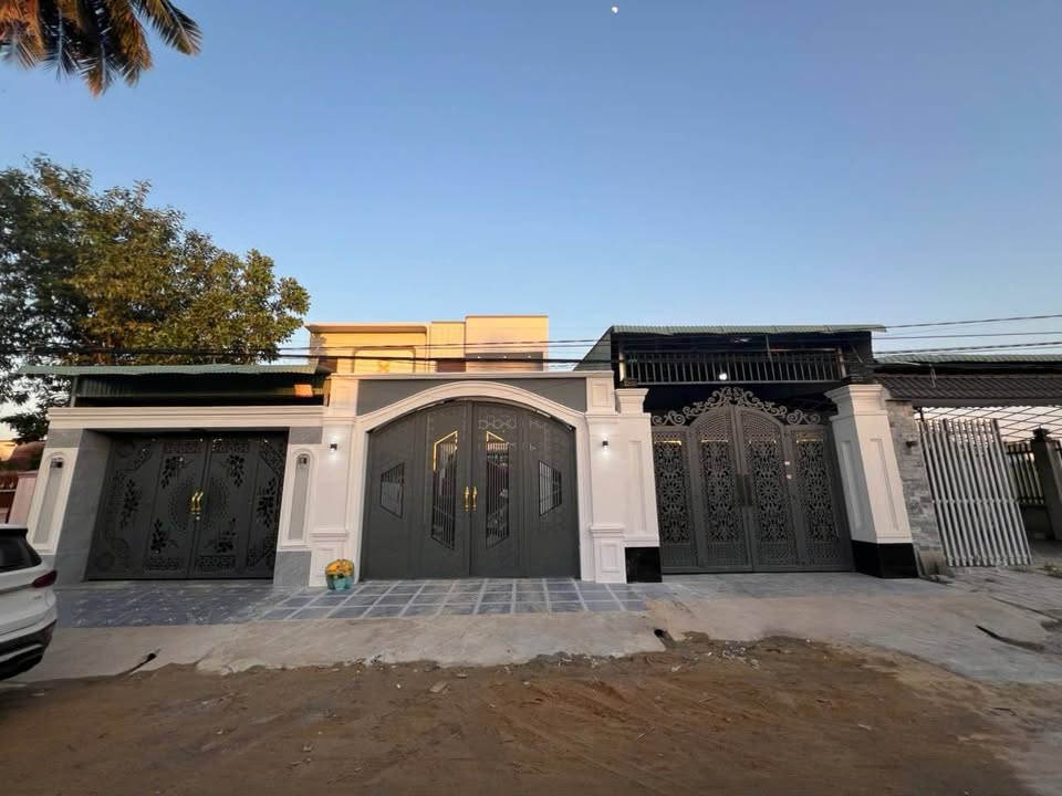 Nhà lầu lửng Ninh Thạnh, Tây Ninh 88m² giá 1.92 tỷ - Kiến trúc hiện đại, ô tô vào tận nhà!