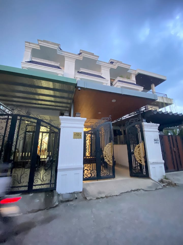 Nhà 1 trệt 1 lầu tại Tân Phong, Biên Hòa 99m² giá 5.7 tỷ - Sổ hồng chính chủ, thương lượng!