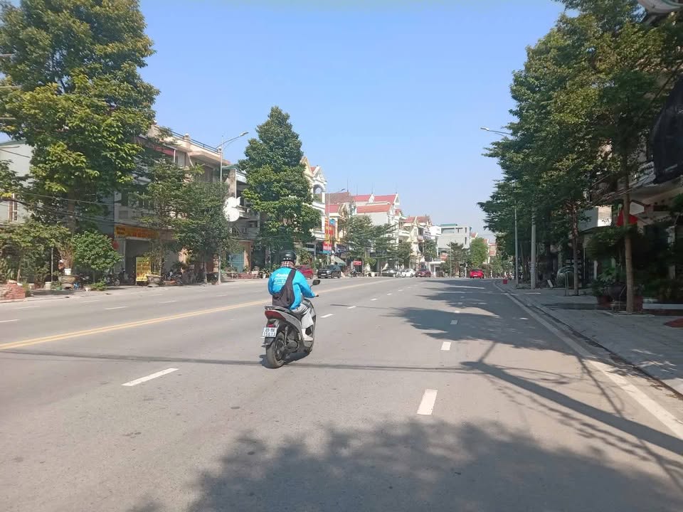 Đất nền trục chính đường Trần Phú, Dữu Lâu, Việt Trì 60m² giá 5 tỷ - Vị trí vàng cho đầu tư!