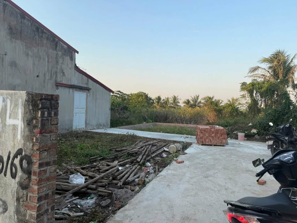 Đất kinh doanh tại Hồng Thái - An Dương 57m² giá 900 triệu - Đường vào thoáng đãng!