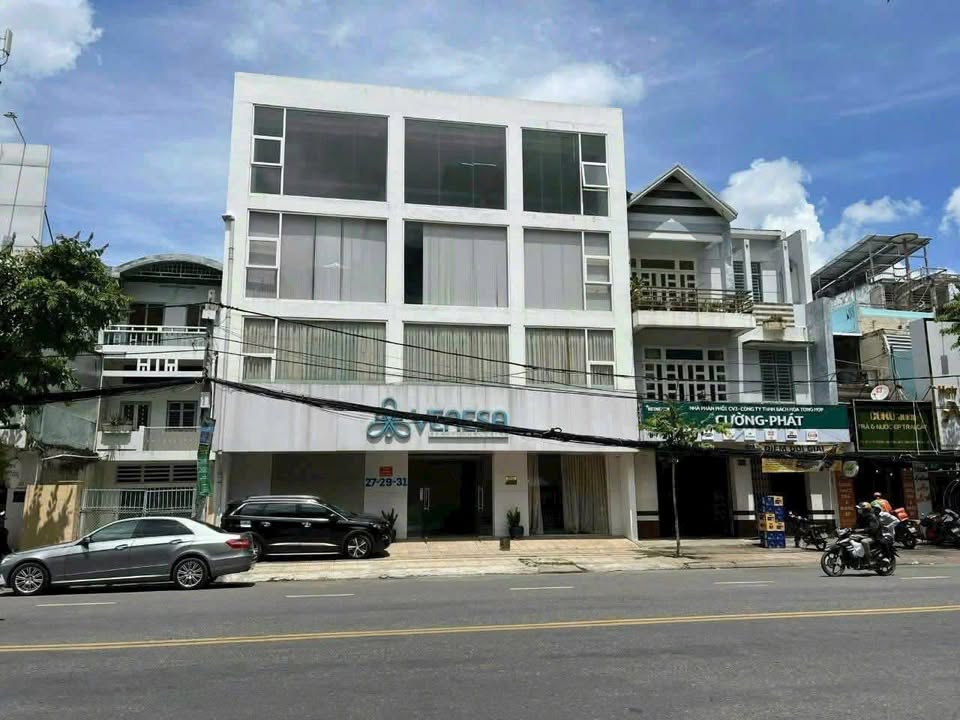 Nhà mặt tiền đường Lý Tự Trọng, Ninh Kiều, 510m² giá 160 triệu/tháng - Thích hợp mở văn phòng, spa