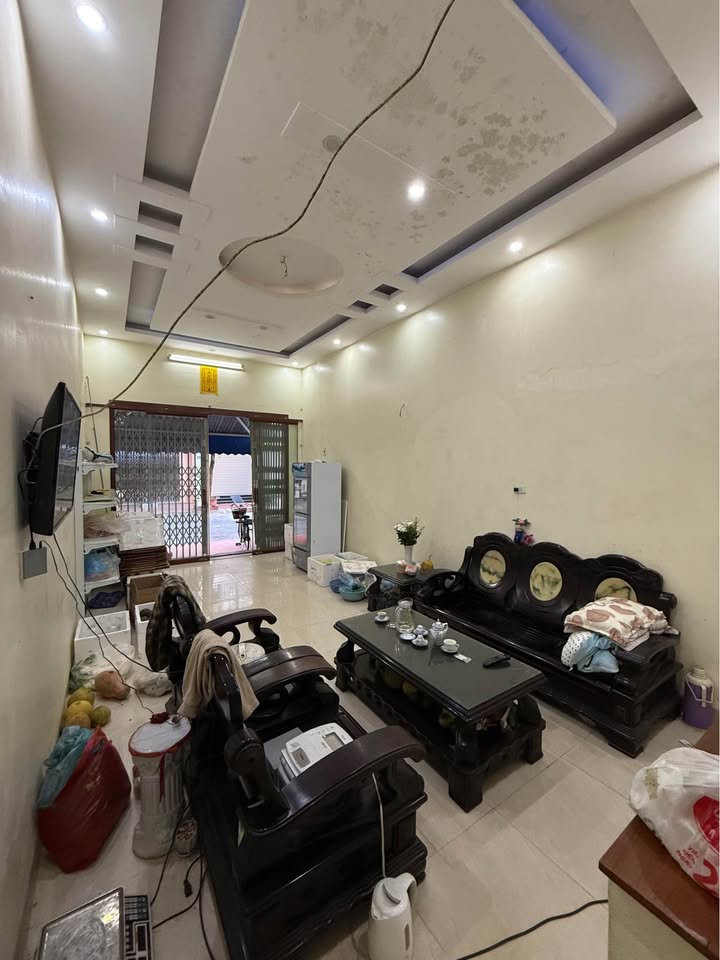 Nhà 3 tầng mặt đường Bế Văn Đàn, Nam Định 48m² giá 3.879 tỷ - Vị trí trung tâm đáng sống!