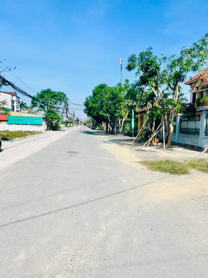 Đất mặt đường Trần Hữu Thung, Vinh 140m² giá 5 tỷ - Nở hậu, hướng Tây Nam!