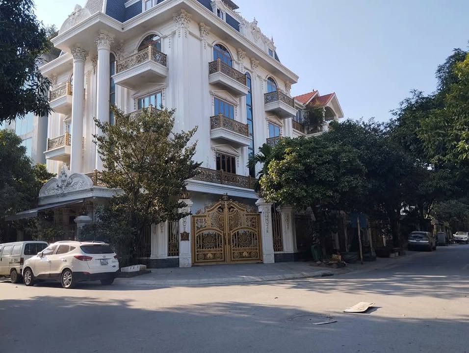 Biệt thự Văn Quán Hà Đông 180m² giá 40 tỷ - Đẳng cấp sống sang trọng!