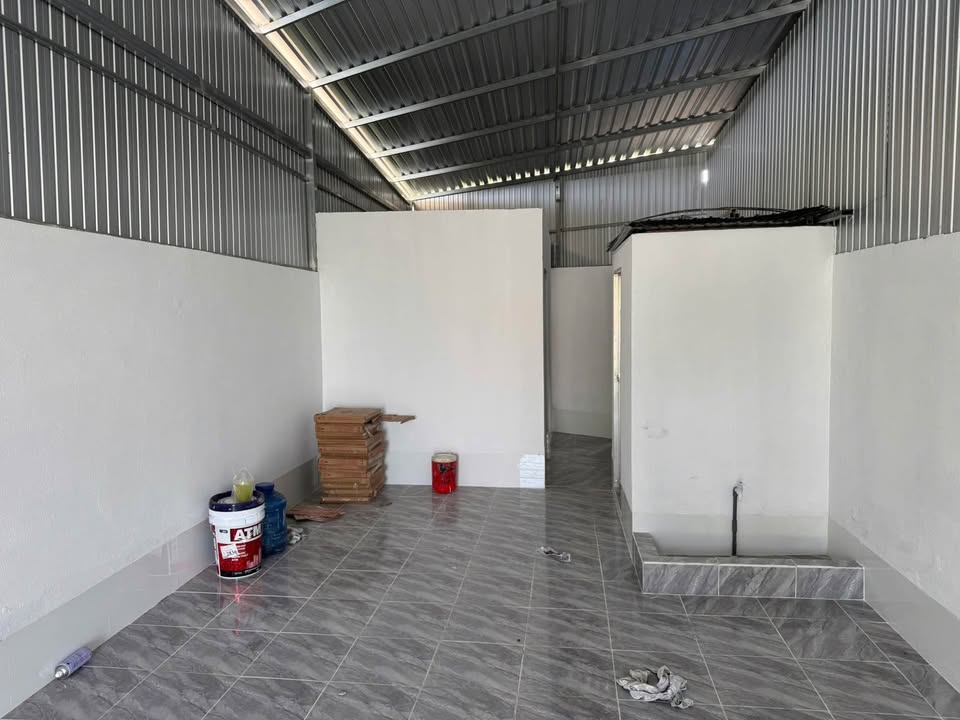 Cho thuê kho xưởng 100m² đường Quốc Lộ 1A, Cái Răng - Giá chỉ 3.5 triệu/tháng!