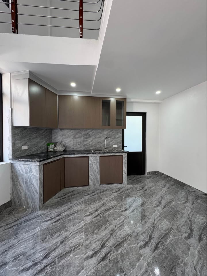 Nhà 2 tầng Phường Hà Tu 51,4m² giá 1.55 tỷ - Cơ hội tuyệt vời!