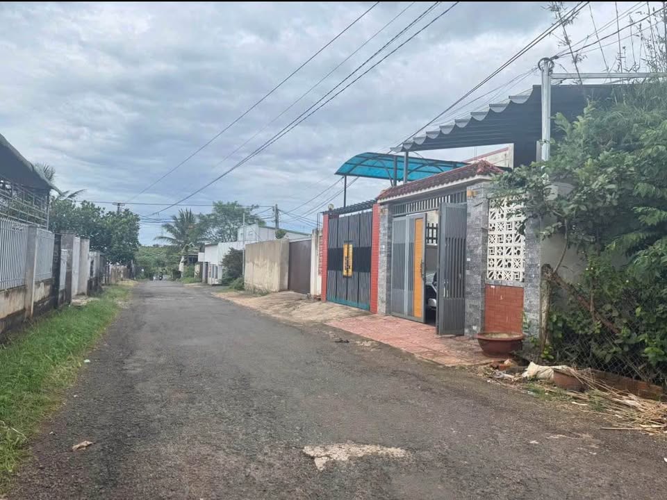 Đất mặt tiền đường nhựa Thôn 3 Cư Êbur 110m² giá 1.85 tỷ - Đầu tư sinh lời hấp dẫn!