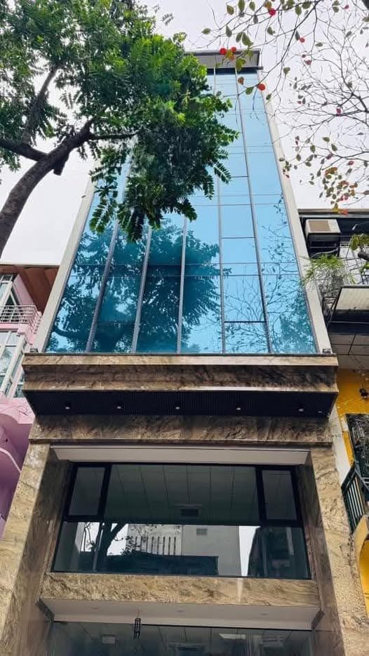 Bán gấp FrontHouse mặt phố Chùa Bộc 142m² giá 79 tỷ - Sổ đỏ chính chủ