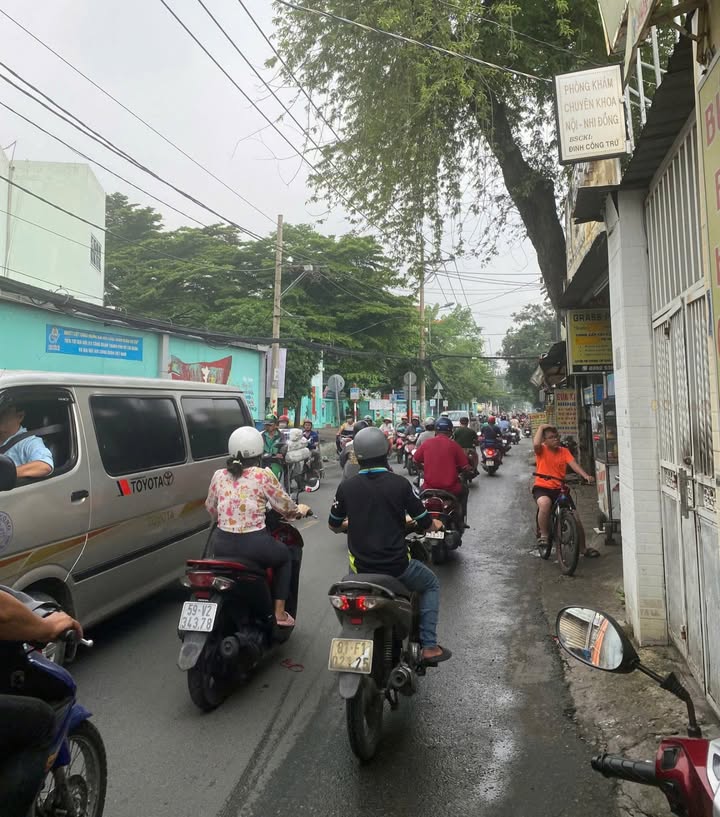 Nhà mặt tiền Lê Đức Thọ, quận Gò Vấp, 96m², thuê chỉ 11 triệu/tháng - Vị trí đắc địa cho kinh doanh!