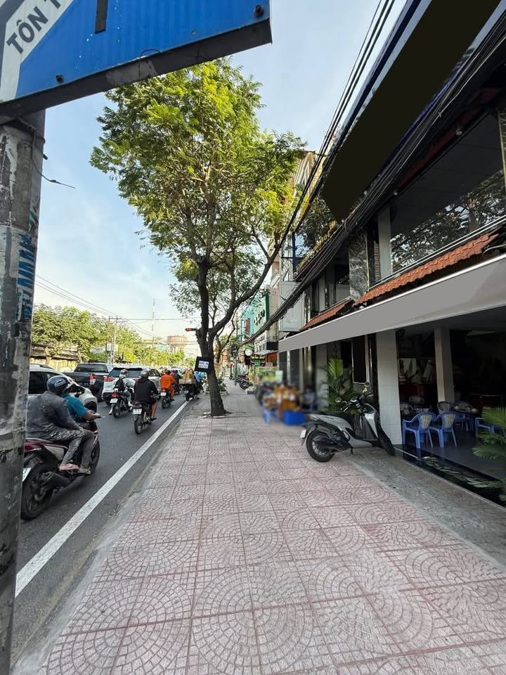 Cho thuê mặt tiền kinh doanh đường Nguyễn Tất Thành, quận 4 - Diện tích 149m², sẵn sàng kinh doanh ngay!