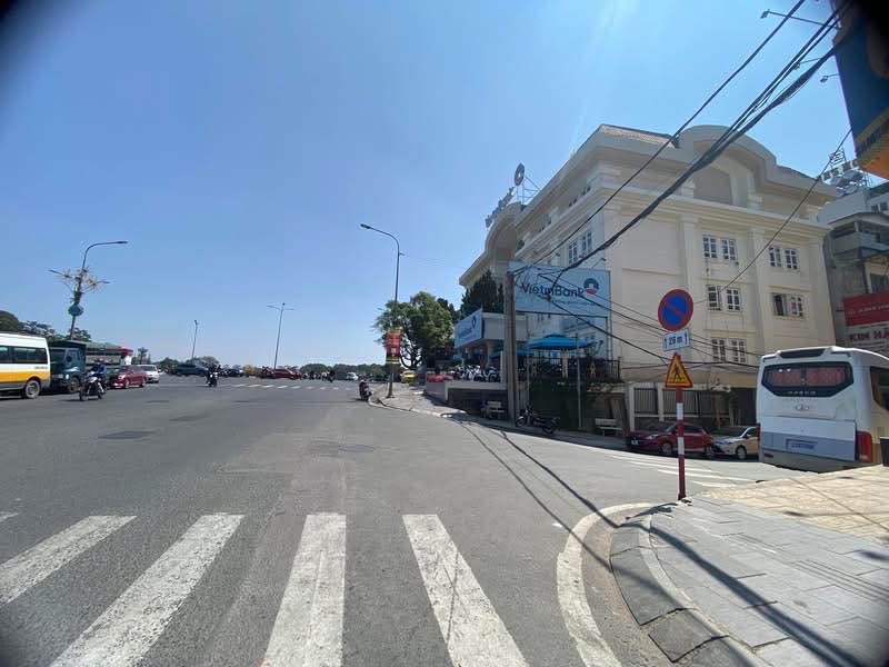 Nhà phố chính chủ Đường Lê Đại Hành, Đà Lạt 55m² giá 10.2 tỷ - Vị trí đắc địa, giao thông thuận lợi!