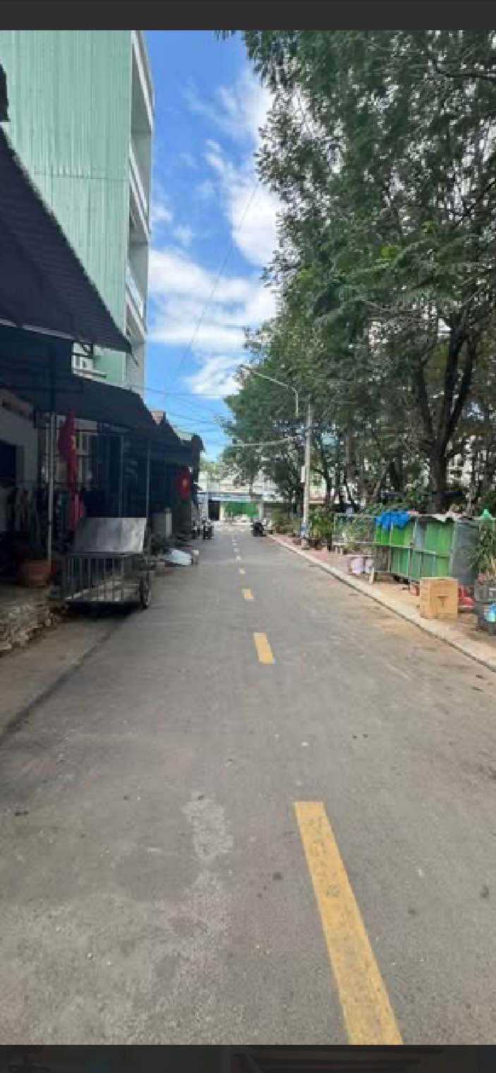 Nhà mặt tiền Quang Trung, Quy Nhơn 49,5m² giá 2 tỷ - Vị trí đắc địa gần chợ!