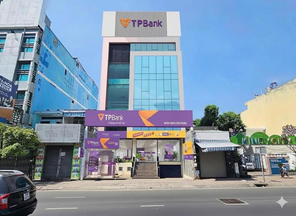 Bán tòa nhà văn phòng mặt tiền Cộng Hòa, Tân Bình, 250m² giá 105 tỷ - Dòng tiền ổn định từ TPBank!