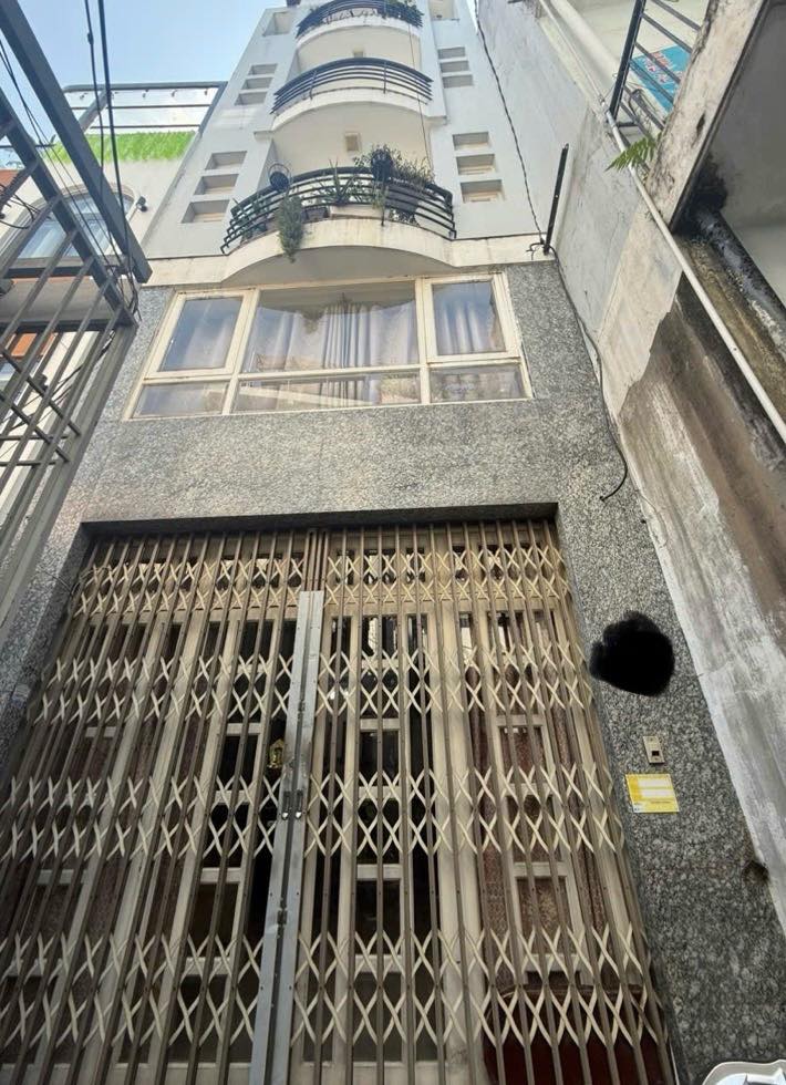 Nhà riêng Cách Mạng Tháng 8, Quận 3, 30m² giá chỉ 5 tỷ - An ninh tuyệt đối!