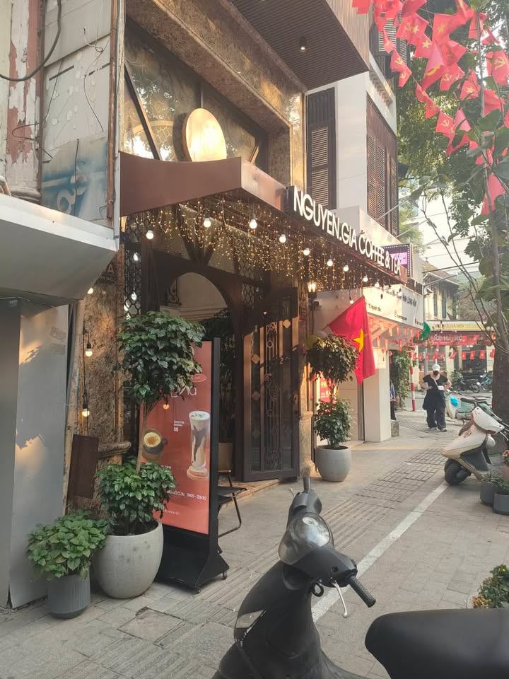 Mặt tiền nhà phố Nguyễn Biểu, Ba Đình 53m² giá 43 tỷ - Đầu tư sinh lời ngay!