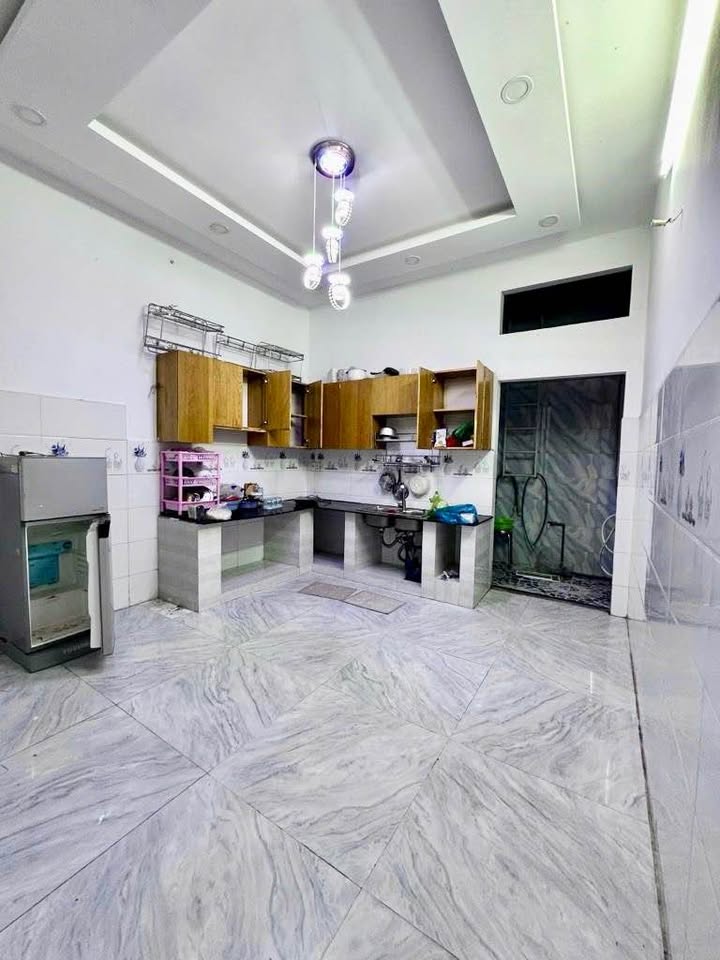 Nhà phố 3 tầng Hiệp Bình Chánh 66m² giá 7.5 tỷ - Gần Giga Mall, tiện ích đầy đủ!