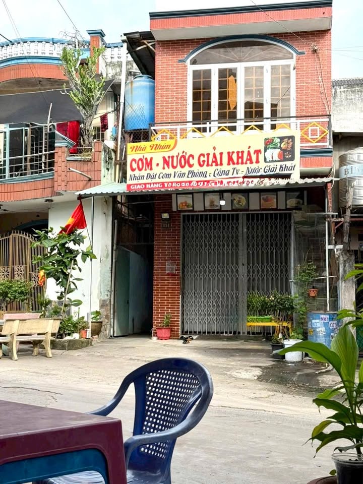 Nhà mặt tiền đường Nguyễn Tri Phương, Dĩ An 75m² giá 4.8 tỷ - Cơ hội đầu tư tuyệt vời!