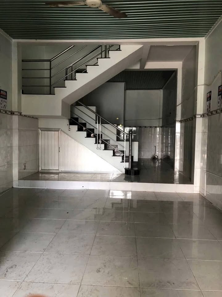 Nhà mặt tiền Tân Vĩnh Hiệp, Tân Uyên 2PN giá 5 triệu - Vị trí kinh doanh lý tưởng!