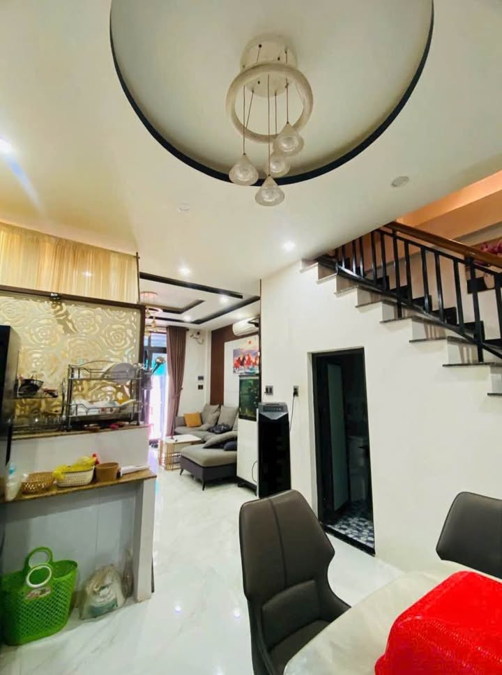 Nhà 3 tầng tại Kiệt 93 An Dương Vương, TP. Huế - Giá 2.4 tỷ - Sẵn sàng dọn vào ở ngay!