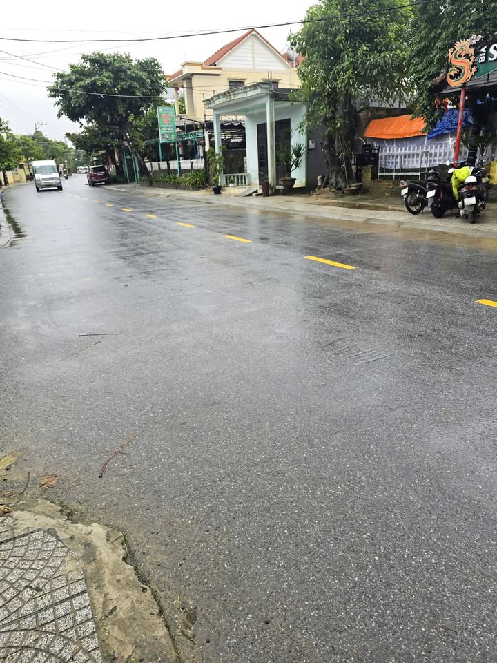 Mặt tiền FrontHouse Trần Quang Khải Hội An 164m² giá 13.8 tỷ - Cơ hội kinh doanh vàng!