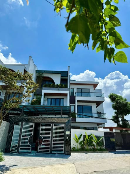 Nhà phố 3 tầng Túc Duyên 90m² giá 5 tỷ - Mặt đường kinh doanh sầm uất!