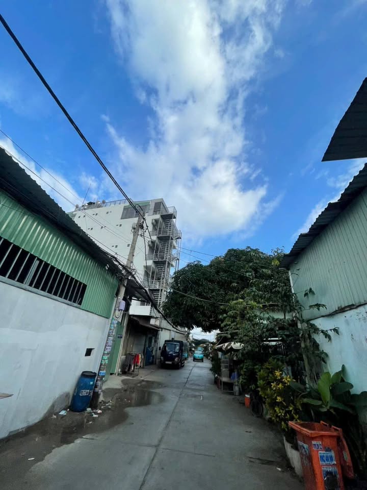 Căn hộ dịch vụ cho thuê quận Bình Tân 327m² giá 40 tỷ - Tiềm năng thu nhập cao!