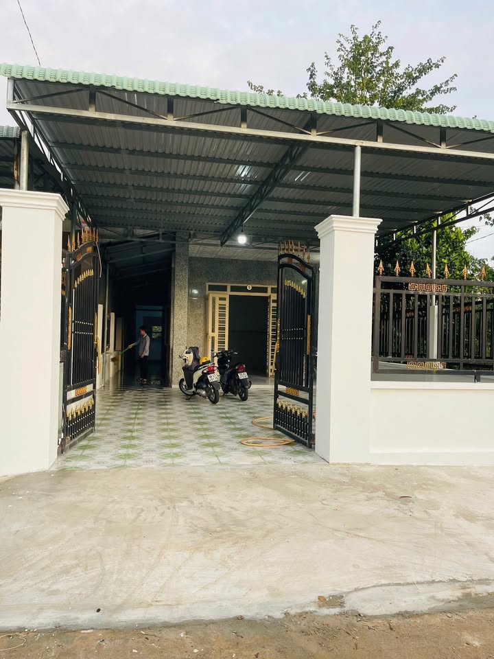 Nhà 3 phòng ngủ tại Minh Hưng, Chơn Thành, 294m² - Gần trường học cấp 2-3!