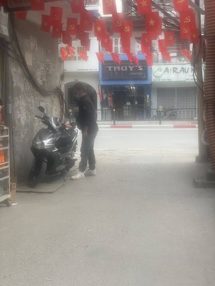 Căn hộ Tập thể Thịnh Hào Đống Đa 30m² giá 2.7 tỷ - Kinh doanh thuận lợi!